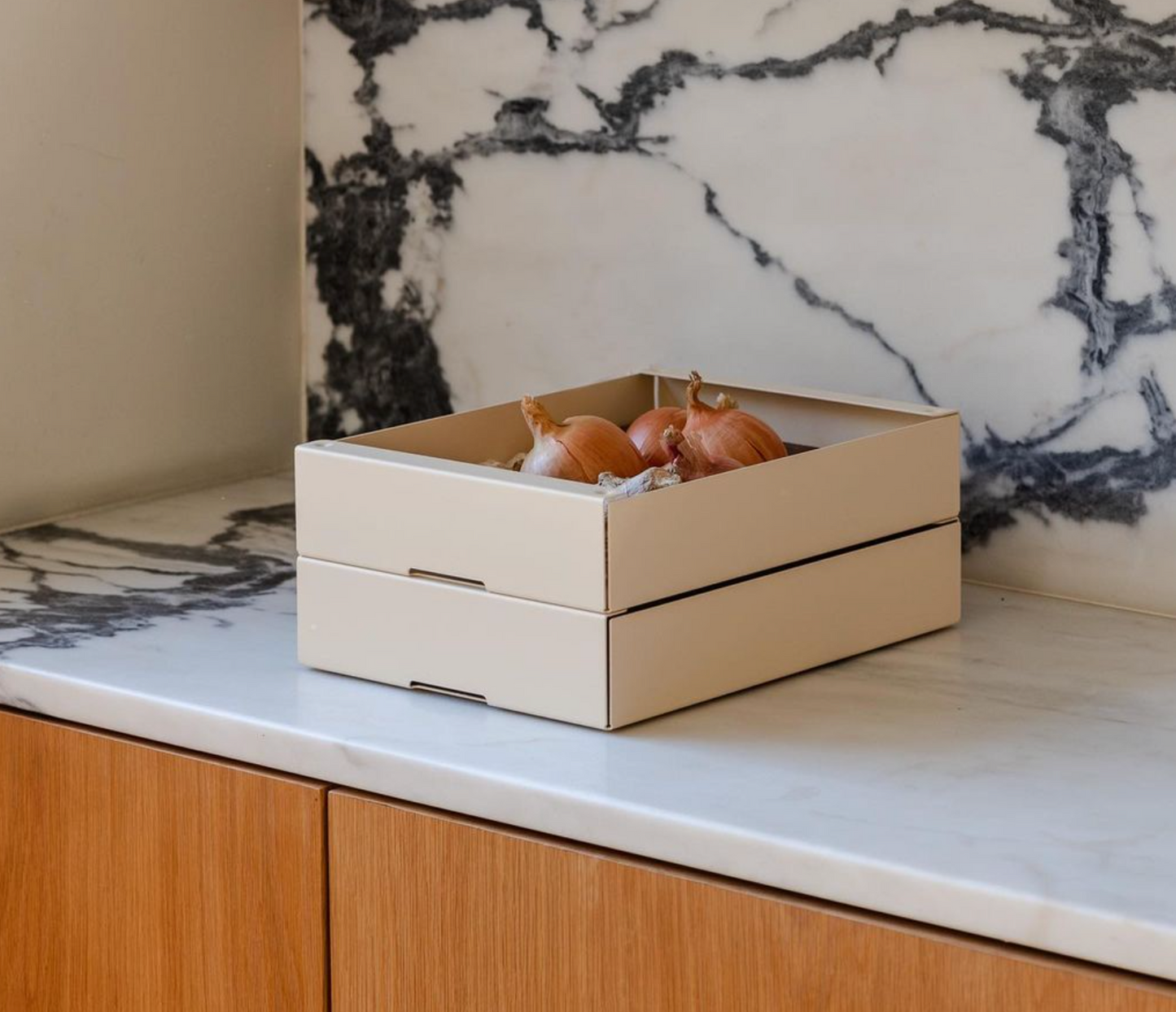 KGT metal tray