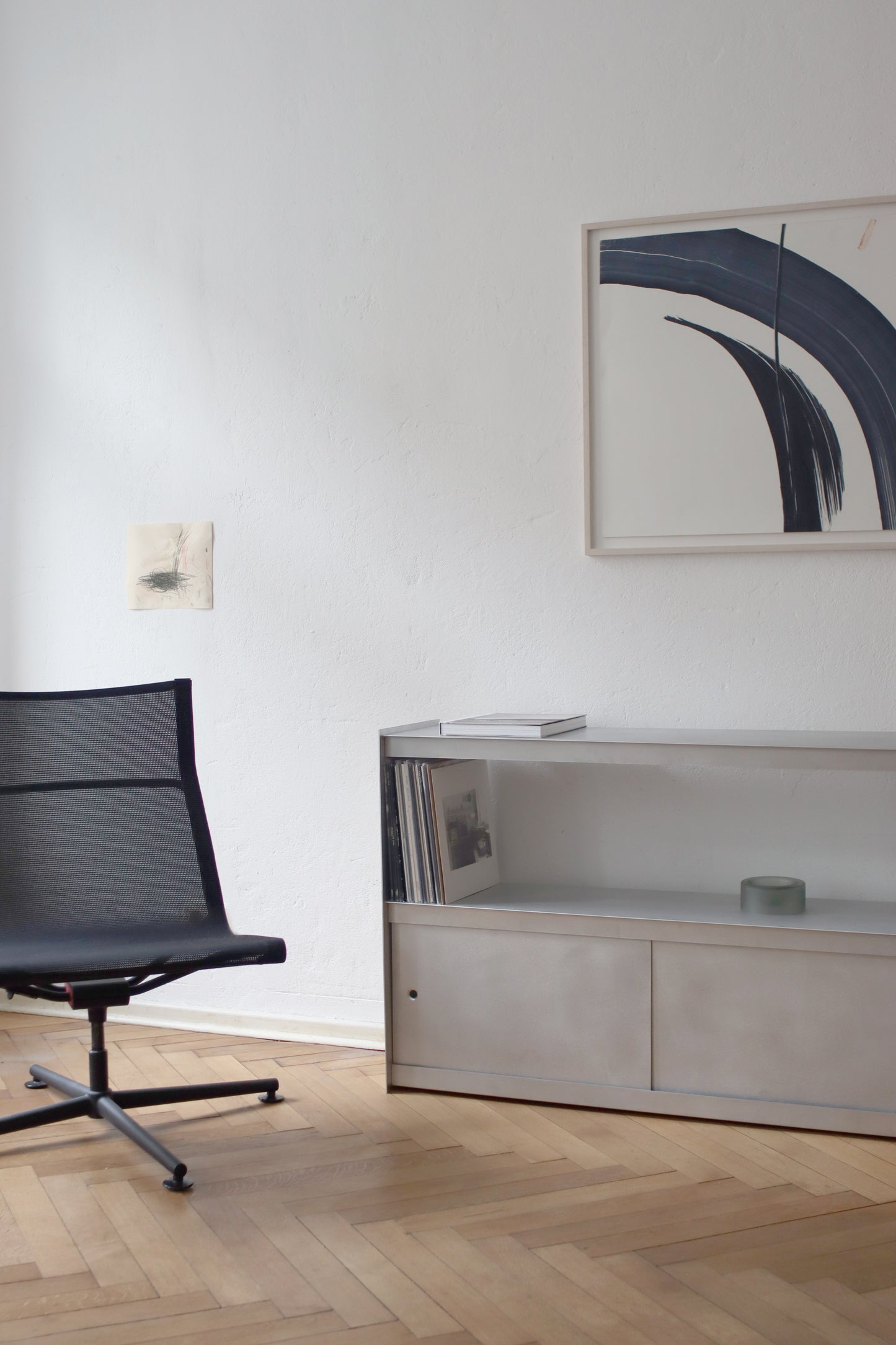 PLIÉ sideboard | sliding doors