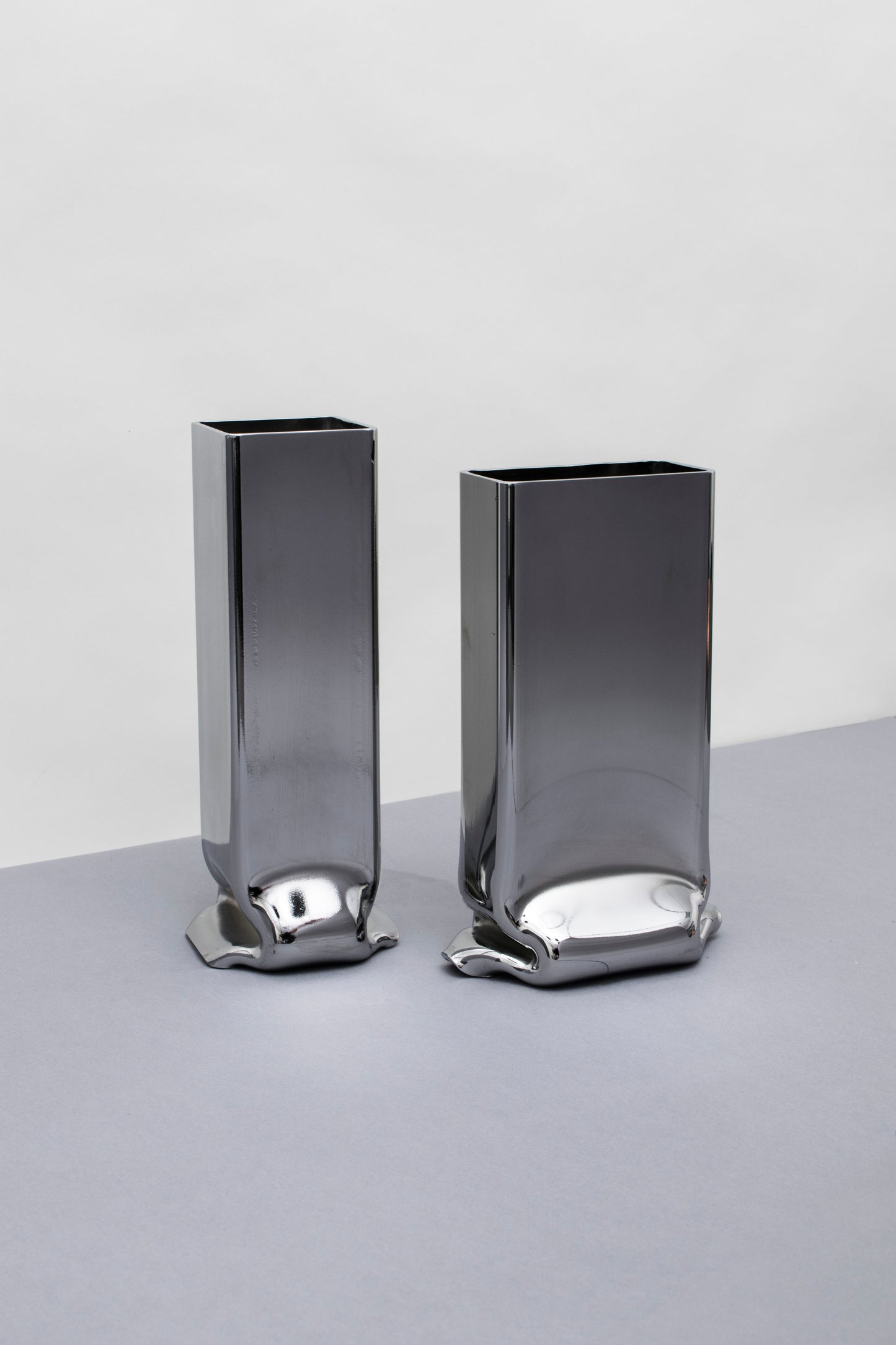 PRESSURE vases | chrome