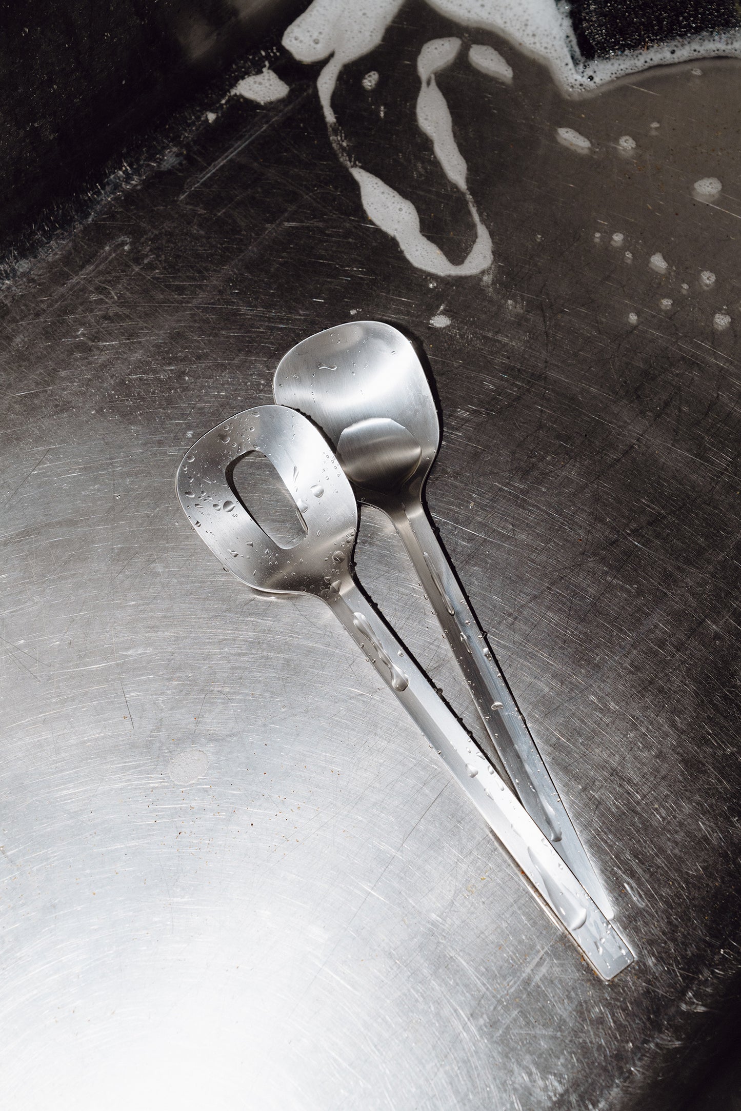 MONO V | salad servers