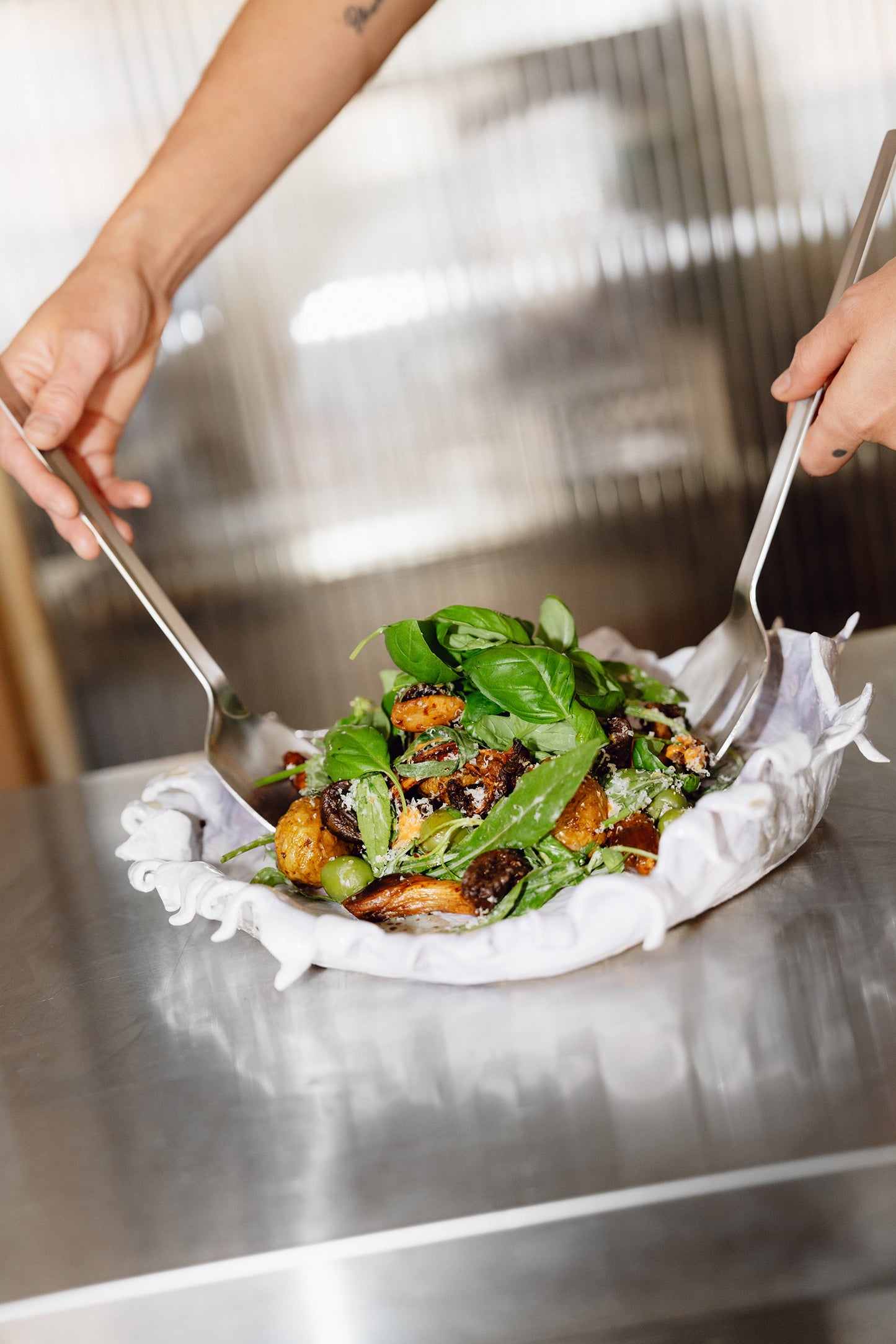 MONO V | salad servers