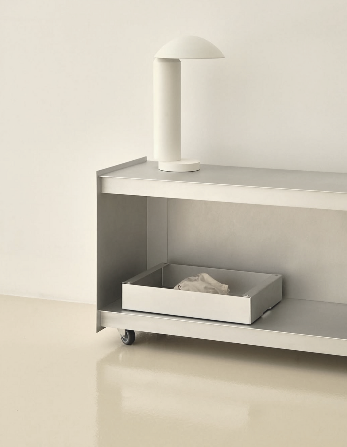 PLIÉ trolley | media unit