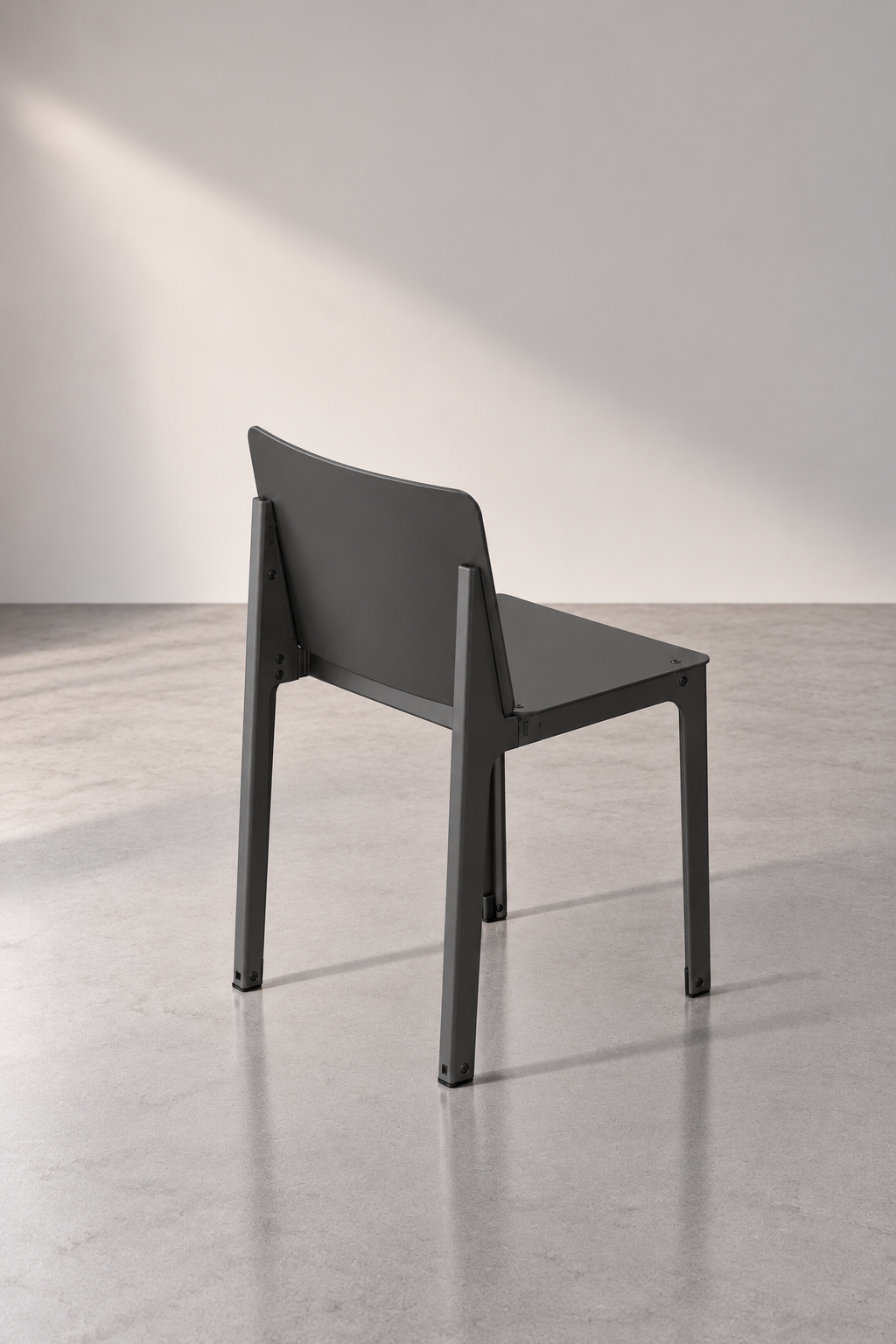 RIVET | Stuhl