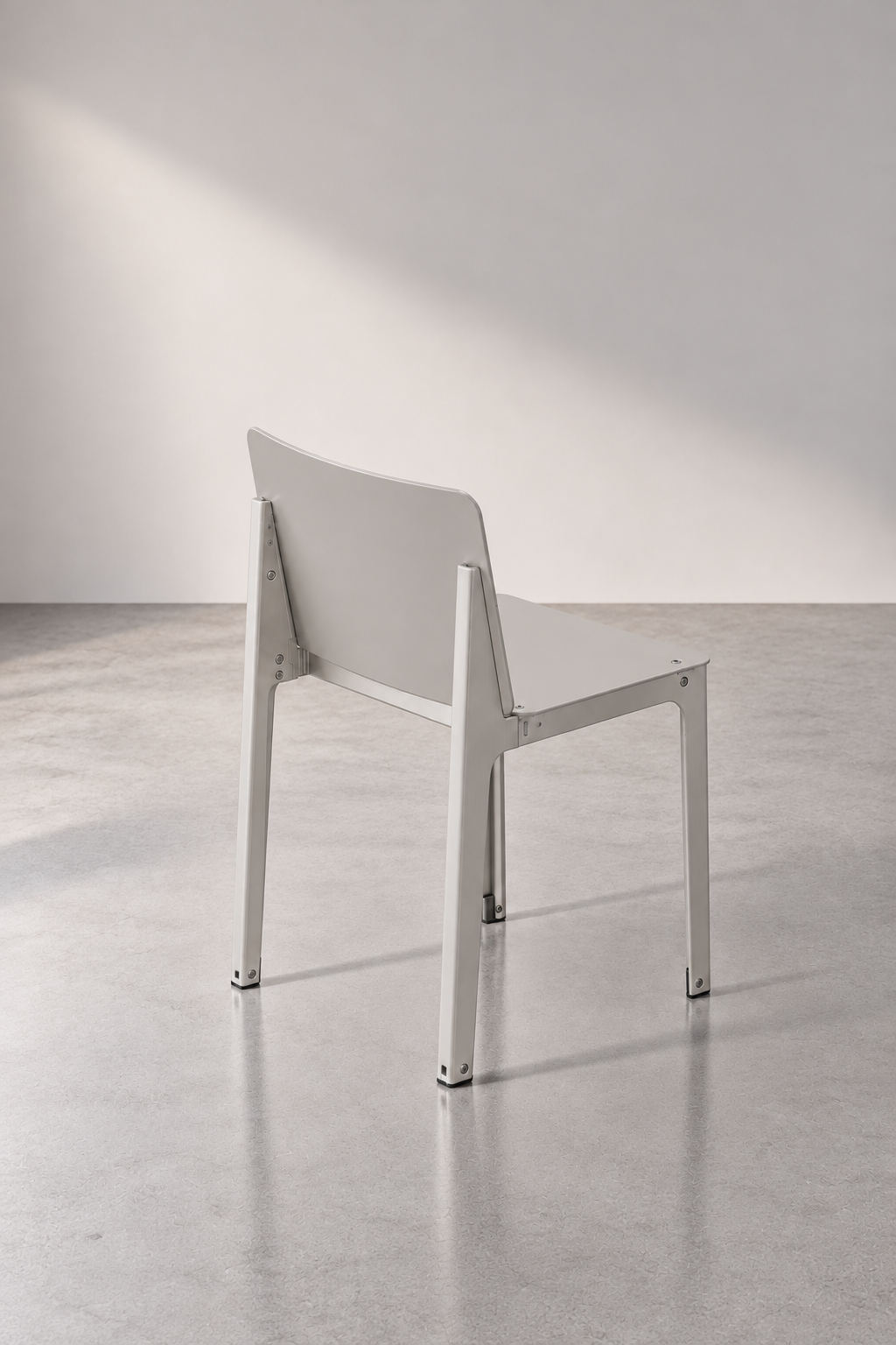 RIVET | Stuhl